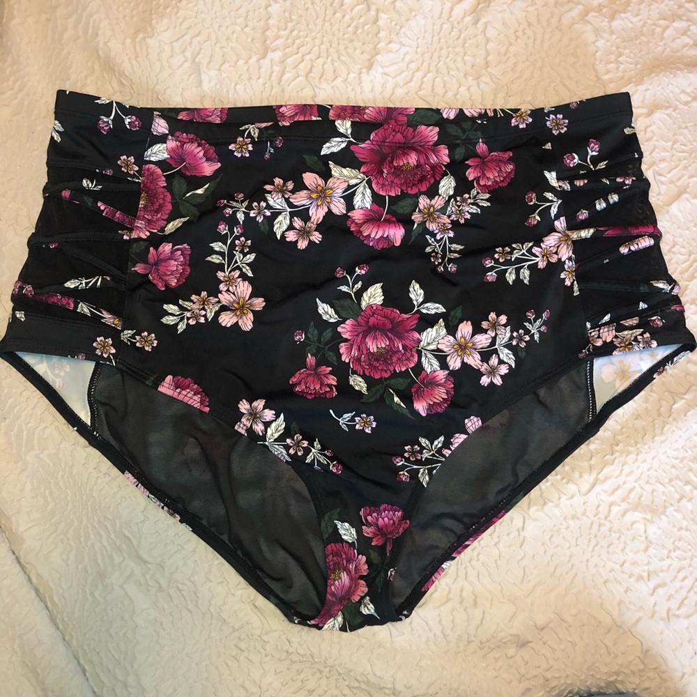 TORRID swim bottom size 3